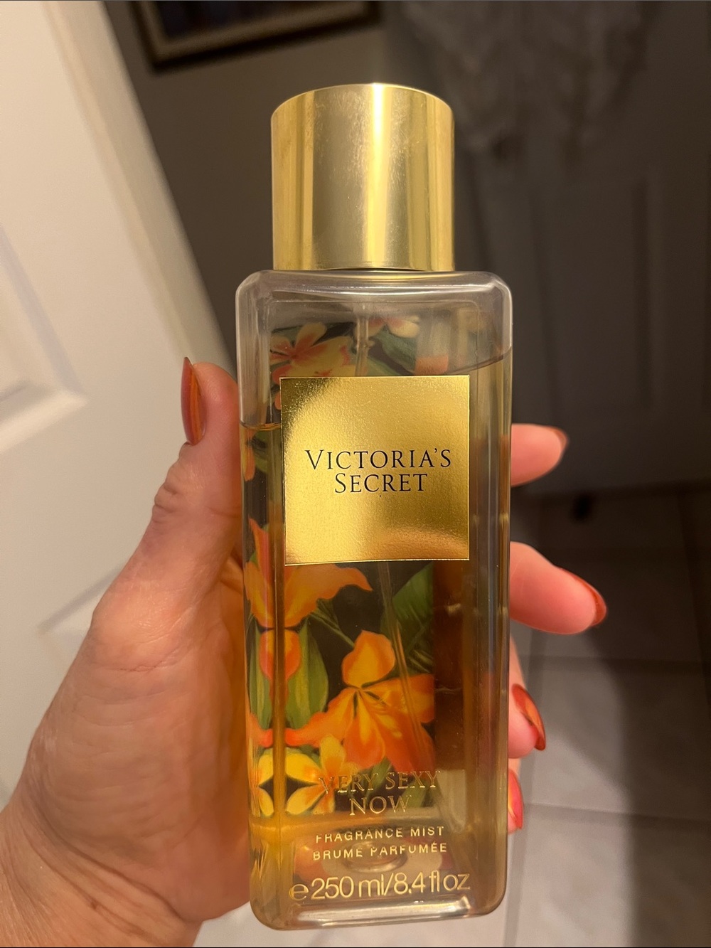 Victoria's Secret Gold & Orange Floral Fragrance Mist, Very Sexy Now